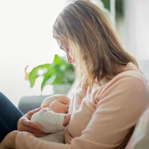 2 / I ensure that I have a good breastfeeding position